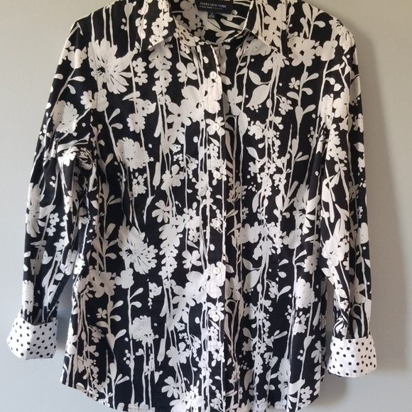Jones New York Tops - Jones New York 1X long sleeve button up blouse 🥂